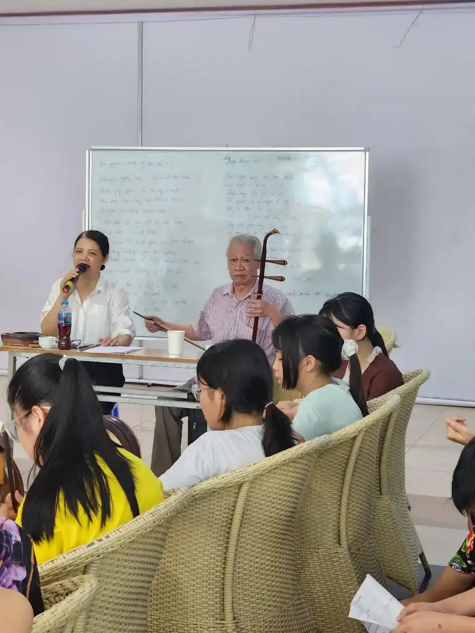 Một buổi sinh hoạt của clb nghệ thuật hát Xẩm Hà Nội tại rạp Kim Đồng - 19 Hàng Bài